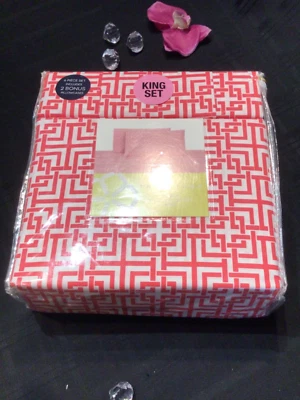 Trina Turk 6 Piece Mazen KING Sheet Set Coral & White Geometric Design NEW - Image 1 of 4