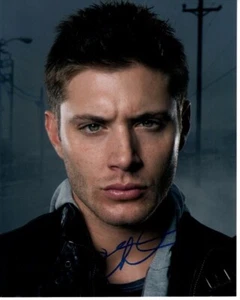 Foto firmata JENSEN ACKLES 8x10 SUPERNATURAL DEAN WINCHESTER con ologramma certificato di autenticità - Foto 1 di 2