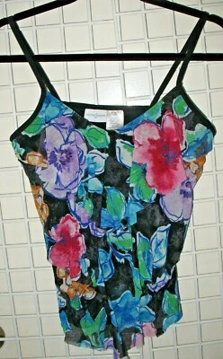 JACLYN SMITH - 10 - TRAJE DE BAÑO TANKINI ASIMÉTICO FLORAL CAPAS TOP Foto 1 de 3