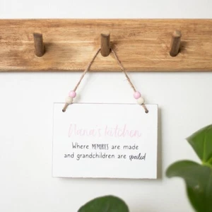 NANA'S KITCHEN HUMOROUS HANGING SIGN PLAQUE HOME DECORATION - Picture 1 of 3