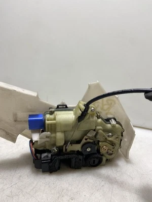 3B4839016AJ systeme condamnation pour VOLKSWAGEN POLO 9N (10/01-03/05) 1.2 2001 - Photo 1/4