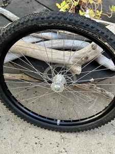 29” White Industries Velocity QR disc front wheel - Picture 1 of 5
