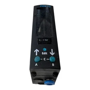 FESTO SDE3-V1S-B-WQ4-2P-M8-W5 Pressure Sensor - Picture 1 of 6