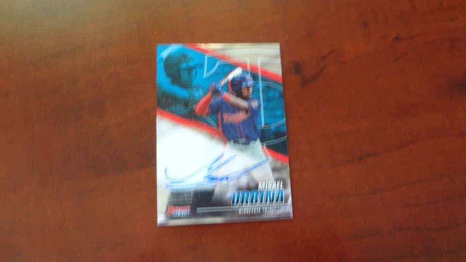 2021 BOWMAN'S BEST # B21-MU MISAEL URBINA  AUTOGRAPED BASEBALL CARD - Image 1 of 3