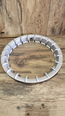 Anillo de belleza OEM VOLKSWAGEN JETTA GOLF SCIROCCO 13" 1985-1992 # 191 601 157 Foto 1 de 2