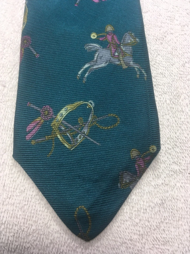 HENRY GRETHEL MENS TIE GREEN WITH HORSES AND TAC 3.25 X 58 - Image 1 of 4