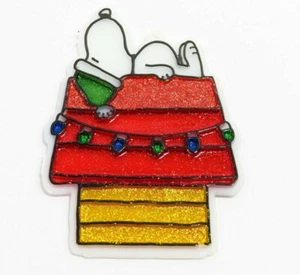 Adorno vintage de cacahuetes casa de perro Snoopy Navidad 1952 plástico Charlie Brown - Imagen 1 de 10