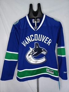 Reebok Vancouver Canucks Jersey. NWT.  Womans Small. Autographed. - Picture 1 of 7