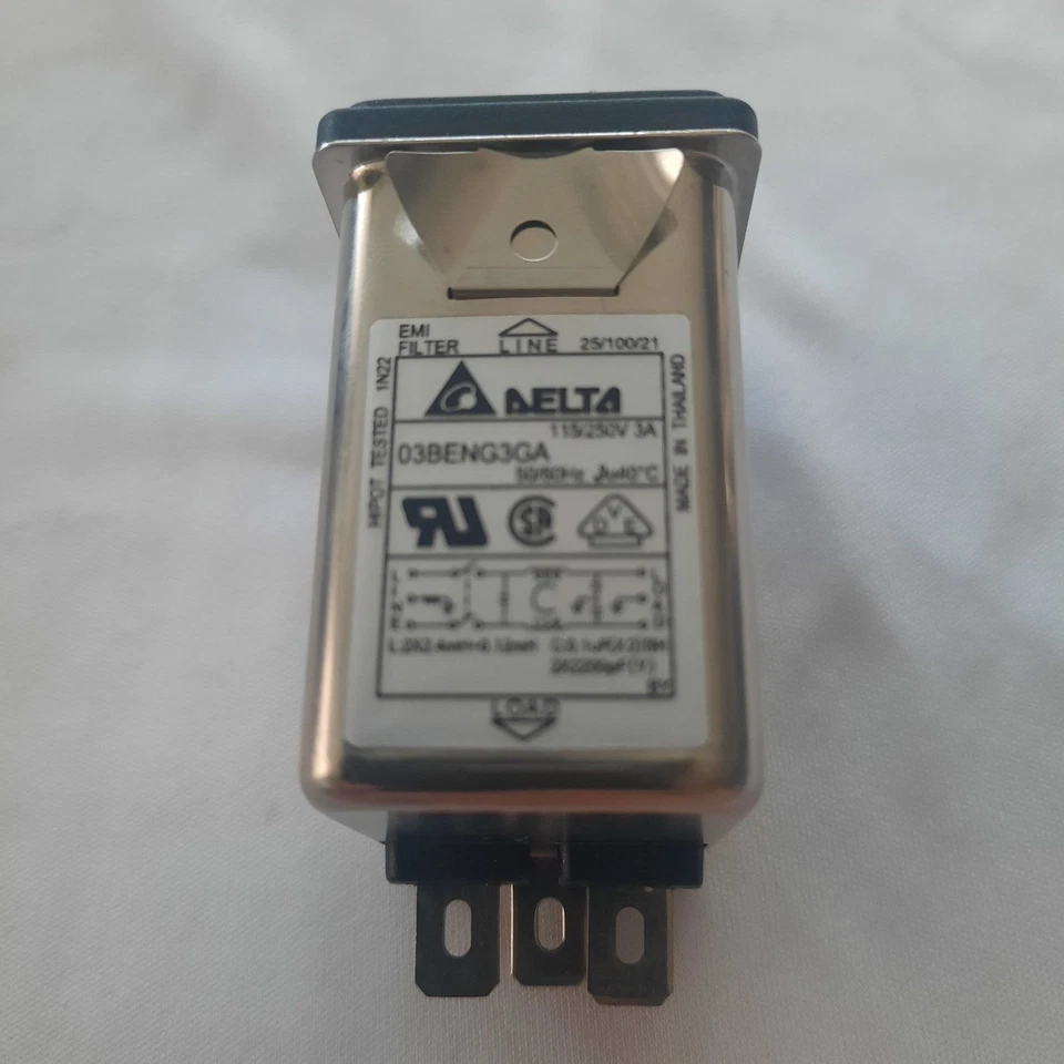 DELTA P/N: 03BENG3G , AC Power Entry Modules Fuse Connector Filter, 115/250VAC - Image 1 of 2