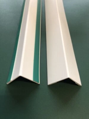 1 m Knickwinkel Hart PVC weiß selbstklebend, Winkelleiste Eckleiste Flachleiste - Bild 1 von 2