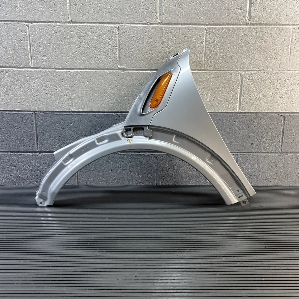Guardabarros delantero izquierdo Mini Cooper Countryman 2011-2016 plateado OEM Foto 1 de 4
