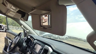 Iluminación parasol Nissan Titan XD 16 Rhbeigec Foto 1 de 2