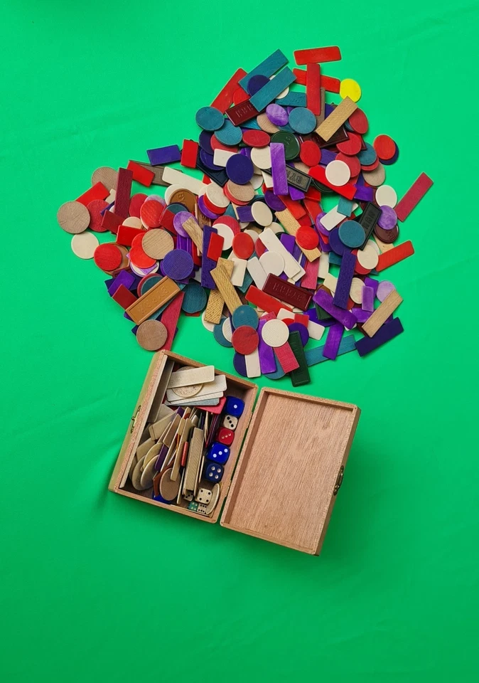 Jetons de Nain Jaune et dés - Photo 1/1