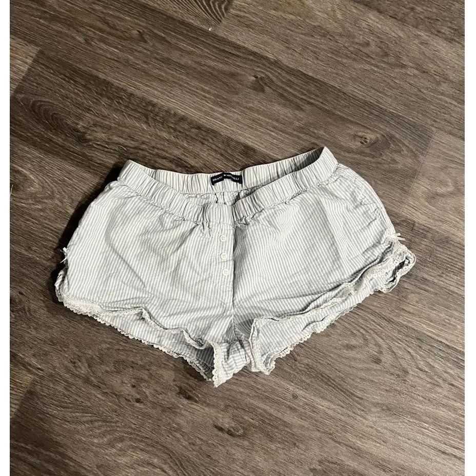 Pantalones cortos Brandy Melville para mujer talla única XS/S azul claro a rayas salón ribete de encaje Foto 1 de 4