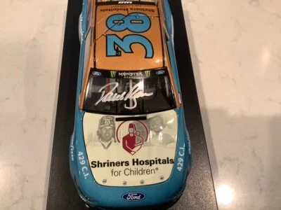 Ford Mustang Shriners Darlington 2019 autografiado por David Ragan fundido a presión y tarjetas Foto 1 de 4