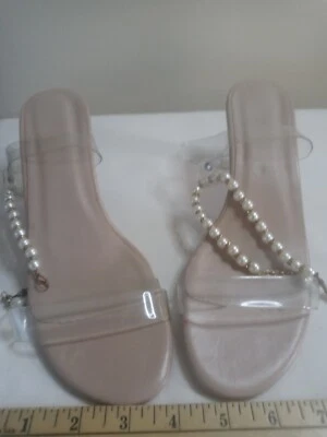 Mujer 8.5, Tacones de bloque transparentes con correas para el tobillo y correas de cuentas Foto 1 de 4