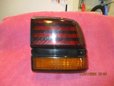 1988-1994 PONTIAC SUNBIRD 2 ДВЕРИ GM ЗАВОДСКОЙ OEM ПРАВЫЙ ЗАДНИЙ ФОНАРЬ БЕСПЛАТНАЯ ДОСТАВКА - Изображение 1 из 4