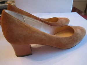 COLE HAAN LIGHT BROWN SUEDE PUMPS SHOES - SIZE 7 1/2 B MEDIUM - 2 1/2" HEELS - Picture 1 of 6