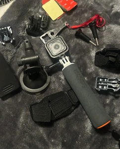 GoPro CHDCQ-102 HERO Session with Floating Hand Grip & Gopro attachments - Picture 1 of 8