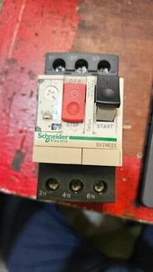 SCHNEIDER ELECTRIC/GV2ME08/3P/2.5-4A/MOTOR STARTER - Picture 1 of 3