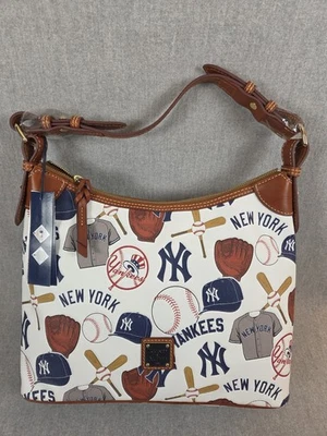 Bolso Hobo de Béisbol Dooney & Bourke Raro New York Yankees MLB Licenciado Logo NUEVO Foto 1 de 4