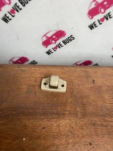 VW BEETLE SUN VISOR CLIP BEIGE 3B0857561B 1999-2011 - Picture 1 of 2