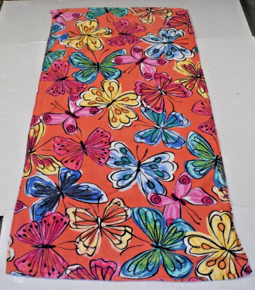 Toalla mariposa Mainstays colores brillantes impresión total 55 X 27 pulgadas 2023 Foto 1 de 4