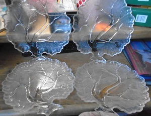 Vintage Set of 4 Hazel Atlas Crystal Tree of Life Frosted Glass Snack Plates VGC - Picture 1 of 4