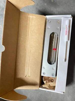 NEW ESKO EM-SSR-PV FLOW METER 0-10 SCALE 6 USGPH 1/2" NPT VITON PSU/PES - Image 1 of 4