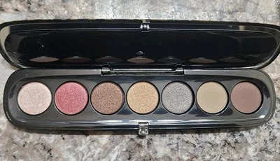 NIB Marc Jacob’s Eyeshadow EYE CONIC 800 FLAM(BOY)ANT Palette - Image 1 of 4