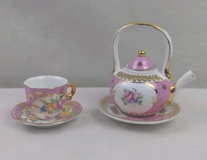 Victoria’s Garden Teeservice Delton Collectables Floral, lila Goldakzente  - Bild 1 von 14