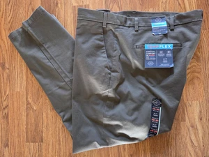St Johns Bay Temp Flex Straight Fit Flat Front Herrenhose 52 x 30 dunkelolivgrau - Bild 1 von 3