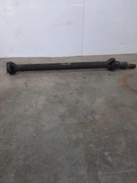 15182094 Front Drive Shaft 40" Long Fits 02-10 Chevy Silverado 2500 233302 M064 - Image 1 of 4