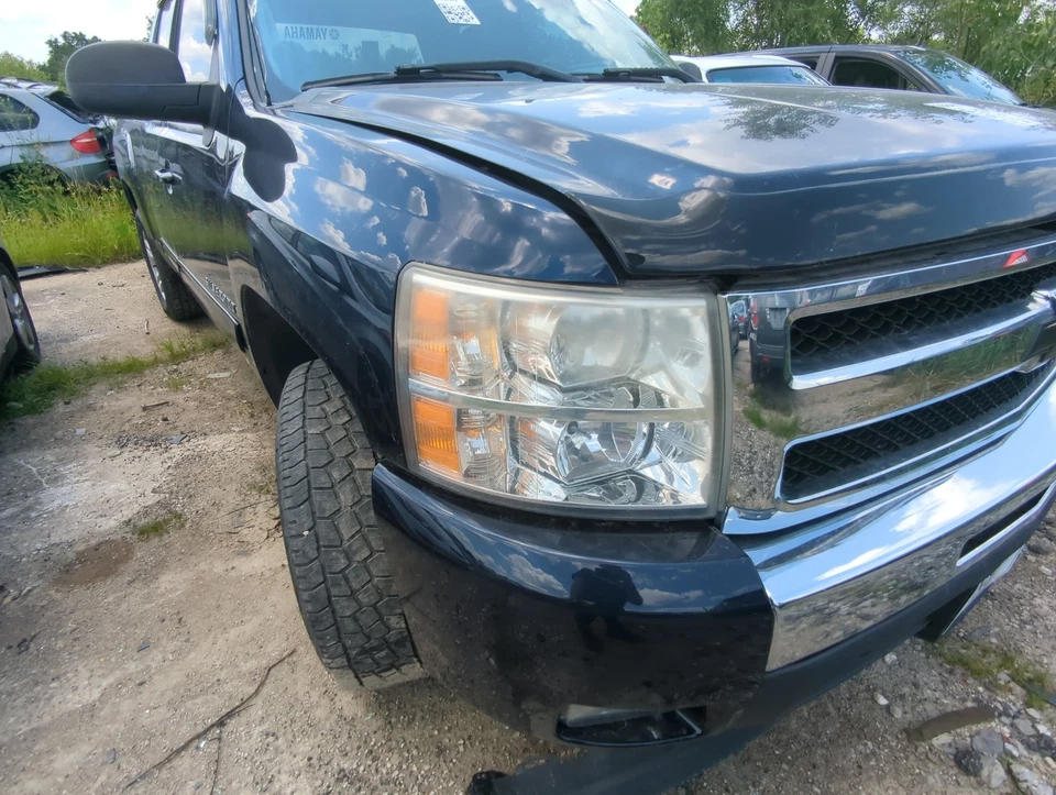 2009 雪佛兰 SILVERADO 1500 车头灯 — 第 1/1 张图片