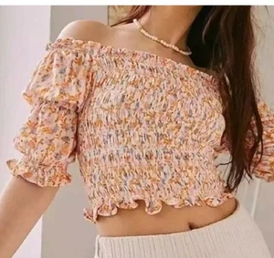 Urban Outfitters Off Shoulder Smocked Floral Boho Crop Top Peasant Cottage Sz Lg - Picture 1 of 9