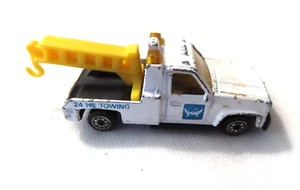 White Tow Truck 24 Hour Towing 1:64 - Picture 1 of 5