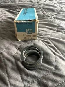(1) Vintage GM 3767108 Spring Steering Shaft Lower 1960-1970's Chevy GMS Trucks - Foto 1 di 5