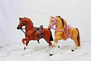 VTG Barbie Horses Sparkle Beauty and Dancer 1990 With Saddles, Lot Of 2 - Picture 1 of 14