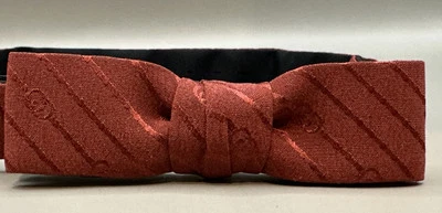 Auténtica pajarita de seda Gucci GG monograma con rayas Burdeos  Foto 1 de 4