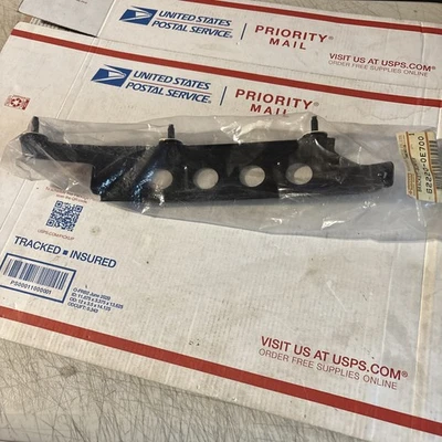 Soporte lateral parachoques delantero derecho genuino Nissan Altima 1993-1997 OEM 62220-0E700 Foto 1 de 4