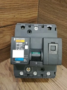 MERLIN GERIN Miniature circuit-breaker NG125N 40A 25kA 3P C curve 18637 - Picture 1 of 2