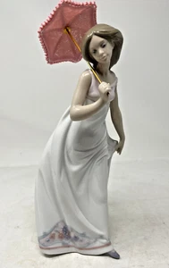 Lladro Figurine Afternoon Prominade, 10 1/2" Collector Society 1995 #7636 - Picture 1 of 8