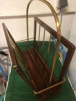 porte-revues en bois et laiton - Photo 1/2