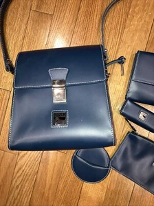 Dooney & Bourke Schultertasche dunkelblau Glattleder - Bild 1 von 12