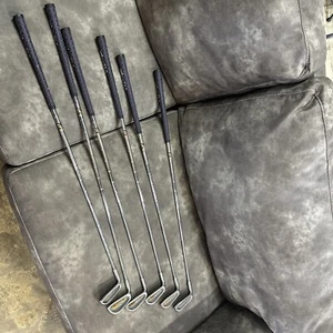 Triumph Storm Mid Size Clubs P,3,6,7,8,9 Irons Steel shaft Ladies Left Hand - Picture 1 of 13