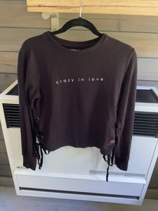 Sudadera recortada Peace Love World Comfy Collection Crazy In Love talla S - Imagen 1 de 4