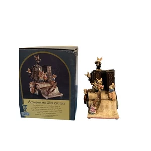 Classic Treasures"It's A Small World" Ceramic Mouse Animated Accordion Music Box - Picture 1 of 20