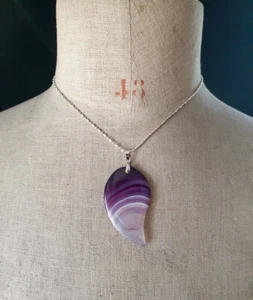 vintage gemstone jewel NECKLACE, PENDANT IN VIOLET STRIPED AGATE, SILVER18KGP - Picture 1 of 2