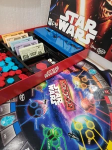 STAR WARS THE FORCE AWAKENS EDITION MONOPOLY FAMILY BOARD GAME - Picture 1 of 10
