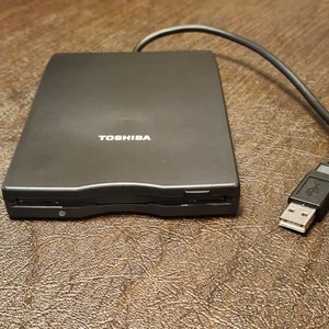 Toshiba USB FDD Kit External Floppy Drive Model No. PA3109U-1FDD (Black) - Afbeelding 1 van 10